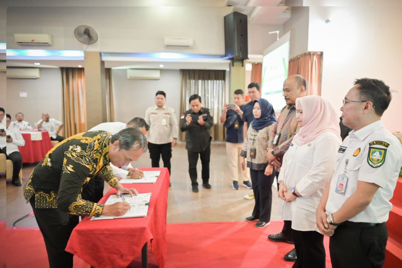 Perpanjangan Jaminan Sosial Bupati Kasmarni Harap Bpjs Ketenagakerjaan