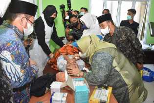 100 Anak Khitan Masal di Bathin Sholapan, Bupati Kasmarni: Sudah Akil Baligh Jangan Tinggalkan Sholat