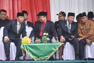 Bupati Amril Hadiri Parade dan Defile HUT ke-74 TNI di Pekanbaru
