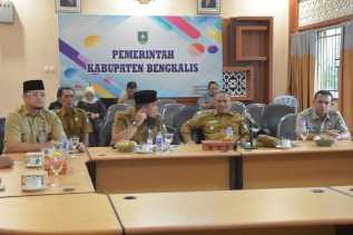 Bupati Bengkalis Ikuti Rapat Percepatan Pembentukan Koperasi Desa Merah Putih Secara Zoom