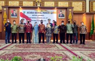 Bupati Kasmarni Kenal Pamit dengan Kapolres Bengkalis, Lagu Ciptaan AKBP Hendra Gunawan Turun Ditampilkan