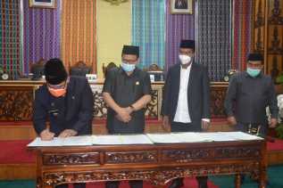 Bersama Unsur Pimpinan DPRD, Pj Bupati Bengkalis Tandatangani KUA-PPAS 2021