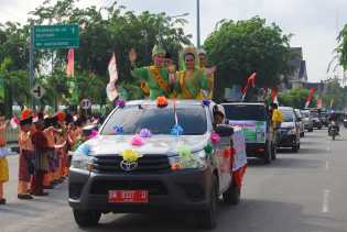 Bupati Bengkalis Lepas Acara Arak-Arakan Piala Adipura Tahun 2017