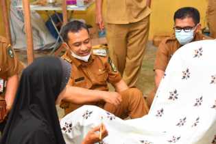 Wabup Bagus Santoso Minta ASN Gunakan Batik Lokal Bengkalis