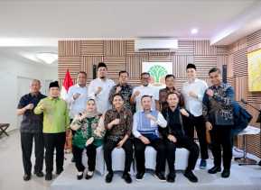 Audiensi Bersama Menteri Kehutanan Republik Indonesia Bupati Kasmarni Sampaikan Berbagai Usulan Perizinan Kawasan Hutan