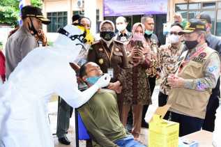1.285 Petugas PPDP Lakukan Rapid Tes