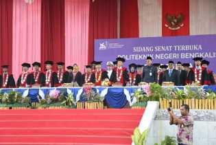 363 Mahasiswa Politeknik Negeri Bengkalis Diwisuda, 67 Diantaranya Cumlaude