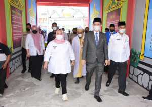 Bupati Kasmarni : Semoga Menjadi Pondok Pesantren Unggul