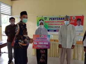 Pemdes Resam Lapis Serahkan BLT kepada 42 Keluarga Penerima Manfaat