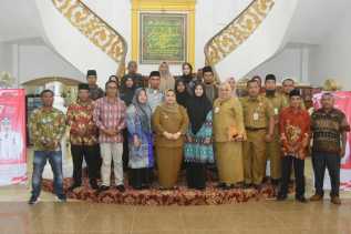 Bupati Bengkalis Lepas Keberangkatan Susilawati Ningsih Umroh