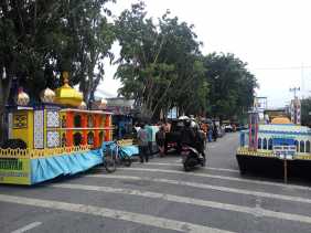 Malam Ini Pawai Takbir Idul Adha 1440 H, Sejumlah Miniatur Islami Mulai Diparkirkan