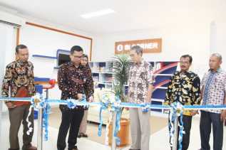 Bank Indonesia Resmikan BI Corner di Perpustakaan Polbeng