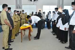 Diserahkan Bupati Kasmarni, Berikut Nama-Nama Penerima SK Pengangkatan PPPK