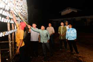 Buka Colok Desa Senggoro, Kades Harapkan Semoga Warisan Tetap Terjaga 