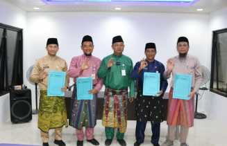 Pejabat Diskominfotik Tandatangani Pakta Integritas dan Perjanjian Kinerja 2023