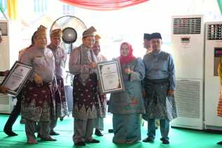 Bupati Bengkalis Terima Penghargaan Menteri Agama atas Program Masjid Ramah Pemudik