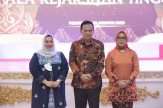 Bupati Kasmarni Hadiri Pisah Sambut Kajati Riau