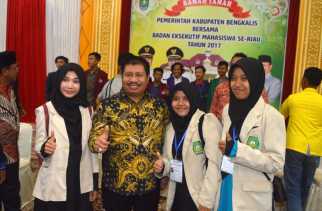 Bupati Amril, IPK Bukan Satu-Satunya Syarat Dapat Beasiswa Pemkab Bengkalis