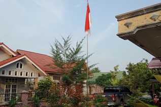 Bupati Kasmarni Imbau Masyarakat Kibarkan Bendera Merah Putih, Besok