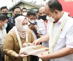 Bupati Bengkalis Kasmarni Sampaikan 3 Usulan ke Wamen Desa dan PDTT