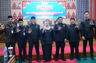 Perubahan APBD 2025 Disahkan, Bupati Kasmarni Instruksikan Perangkat Daerah Percepat Laksanakan Program 