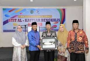 Kenang Masa Kuliah, Wabup Bagus Santoso Beserta Istri Hardiri Silaturahmi Alumni STIT Al-Kautsar