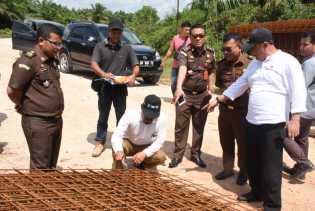 TP4D Kejari Tinjau 3 Proyek Peningkatan Jalan di Kecamatan Siak Kecil
