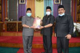Kepada Legislatif, Plh Bupati Bengkalis Sampaikan Nota Keuangan Perubahan APBD 2020
