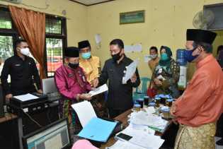 Kunjungi UPT Dukcapil Pinggir, Plh Bupati Bengkalis Ingatkan untuk Terus Melayani dengan Baik