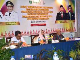 Bupati Kasmarni Tegaskan Perangkat Daerah yang Kelola Retribusi Harus Gunakan Sistem Elektronik