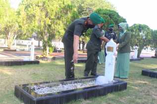 Hari Juang TNI AD, Dandim 0303 Ziarah ke Makam Pahlawan