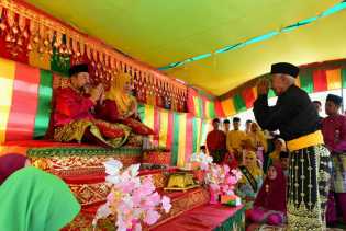 Sejumlah Rangkaian Tradisi Digelar di Pelabuhan Bukit Batu