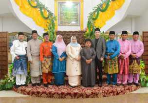 Bupati Bengkalis Sarapan Bersama Dengan Ustadz Koh Dennis