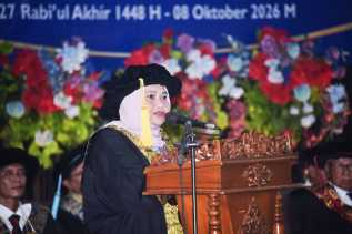 Hadiri Wisuda XVIII Sarjana dan Pascasarjana IsNJ Bengkalis, Hj. Kasmarni Berpesan Wisuda Ini Bukan Akhir Perjuangan