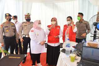 Bupati Kasmarni Tinjau Posko Pengamanan Nataru