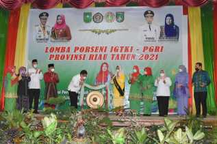 Se-Riau, Bupati Kasmarni Hadiri Lomba Porseni IGTKI-PGRI 