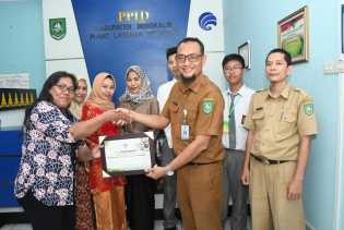 Kepala Sekolah SMK Dharma Maitreya Jemput Siswanya yang Magang di Diskominfotik