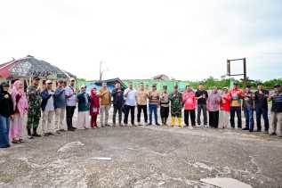Tak Menunggu Esok, Camat dan Stakeholder Bandar Laksamana Gerak Cepat Tangani Korban Puting Beliung