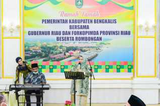Bupati Kasmarni Jamu Gubri Makan Malam Bersama di Wisma Sri Mahkota Bengkalis