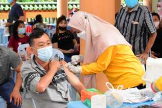 Vaksin Tahap ke-2 Fokus Kepada Pelayanan Publik dan Lansia