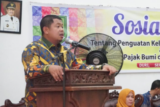 Camat Riki Rihardi, Ajak Ketua RT, RW, dan LPMK Tingkatkan Kualitas Kinerja