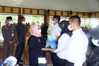 Bupati Kasmarni Serahkan SK Kepada 470 CPNS dan PPPK