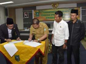 Bupati dan DPRD Teken MoU KUPA PPAS Perubahan 2017