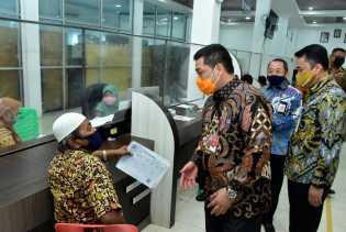 Pj Bupati Bengkalis Kunjung Disdukcapil, Masyarakat Diharapakan Bisa Manfaatkan Urus KTP Lewat Daring