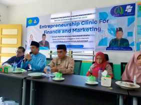 FEB UNRI Berdayakan BUMDesa Langgam Sako Melalui Entrepreneurship Clinic