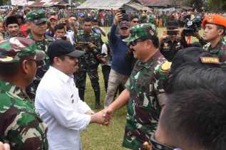 Panglima TNI dan Kapolri Mendarat di Kelurahan Terkul Kecamatan Rupat