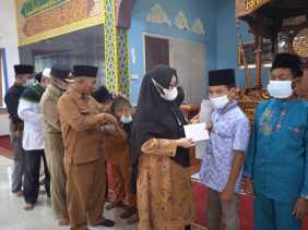 Ratusan Anak Yatim di Kecamatan Bantan Terima Santunan dari TP PKK Bengkalis 