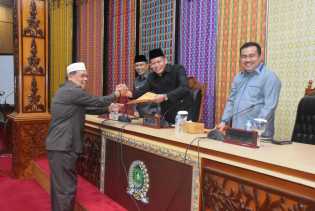 Dihadiri Bagus Santoso, DPRD Bengkalis Gelar Paripurna Penyampaian Pandangan Umum Fraksi 3 Ranperda
