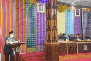 Serap Pandangan Fraksi tentang LKPJ 2022, Bupati Bengkalis Ucapkan Terima Kasih 