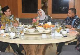 Bupati dan Wakil Bupati Bengkalis Ramah Tamah dengan Anggota DPRD Bengkalis 